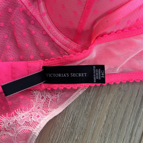 Victoria’s Secret lingerie 34c pink - Picture 4 of 5